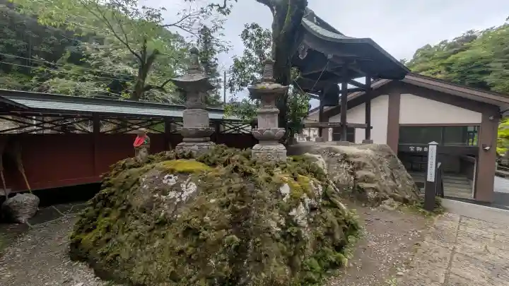 大谷寺の{uncategorized: "未分類", other: "その他", undefined: "問題あり", building: "その他建物", grave: "お墓", sacred_gate: "鳥居", guardian: "狛犬", statue: "像", buddha: "仏像", history: "歴史", nature: "自然", garden: "庭園", animal: "動物", pagoda: "塔", temizu: "手水舎", mountain_gate: "山門・神門", sanctuary: "本殿・本堂", subordinate: "末社・摂社", art: "芸術", scenery: "景色", jizo: "地蔵", ema: "絵馬", goshuin: "御朱印", omikuji: "おみくじ", items: "授与品その他", amulet: "お守り", goshuincho: "御朱印帳", eats: "食事", festival: "お祭り", votive_dance: "神楽", shichigosan: "七五三参", wedding: "結婚式", experience: "体験その他", initially: "初詣", around: "周辺", anti_infection: "感染症対策"}