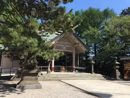 白石神社の本殿