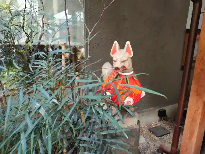 五十稲荷神社(栄寿稲荷神社)の{uncategorized: "未分類", other: "その他", undefined: "問題あり", building: "その他建物", grave: "お墓", sacred_gate: "鳥居", guardian: "狛犬", statue: "像", buddha: "仏像", history: "歴史", nature: "自然", garden: "庭園", animal: "動物", pagoda: "塔", temizu: "手水舎", mountain_gate: "山門・神門", sanctuary: "本殿・本堂", subordinate: "末社・摂社", art: "芸術", scenery: "景色", jizo: "地蔵", ema: "絵馬", goshuin: "御朱印", omikuji: "おみくじ", items: "授与品その他", amulet: "お守り", goshuincho: "御朱印帳", eats: "食事", festival: "お祭り", votive_dance: "神楽", shichigosan: "七五三参", wedding: "結婚式", experience: "体験その他", initially: "初詣", around: "周辺", anti_infection: "感染症対策"}