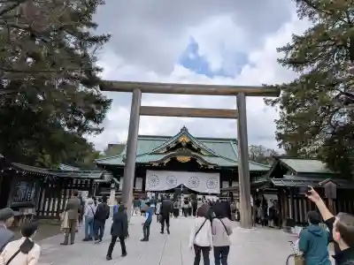靖國神社の{uncategorized: "未分類", other: "その他", undefined: "問題あり", building: "その他建物", grave: "お墓", sacred_gate: "鳥居", guardian: "狛犬", statue: "像", buddha: "仏像", history: "歴史", nature: "自然", garden: "庭園", animal: "動物", pagoda: "塔", temizu: "手水舎", mountain_gate: "山門・神門", sanctuary: "本殿・本堂", subordinate: "末社・摂社", art: "芸術", scenery: "景色", jizo: "地蔵", ema: "絵馬", goshuin: "御朱印", omikuji: "おみくじ", items: "授与品その他", amulet: "お守り", goshuincho: "御朱印帳", eats: "食事", festival: "お祭り", votive_dance: "神楽", shichigosan: "七五三参", wedding: "結婚式", experience: "体験その他", initially: "初詣", around: "周辺", anti_infection: "感染症対策"}
