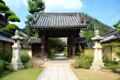 如来寺の山門