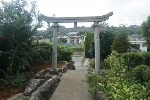 横浜御嶽神社の鳥居