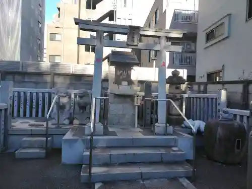 荻窪白山神社の{uncategorized: "未分類", other: "その他", undefined: "問題あり", building: "その他建物", grave: "お墓", sacred_gate: "鳥居", guardian: "狛犬", statue: "像", buddha: "仏像", history: "歴史", nature: "自然", garden: "庭園", animal: "動物", pagoda: "塔", temizu: "手水舎", mountain_gate: "山門・神門", sanctuary: "本殿・本堂", subordinate: "末社・摂社", art: "芸術", scenery: "景色", jizo: "地蔵", ema: "絵馬", goshuin: "御朱印", omikuji: "おみくじ", items: "授与品その他", amulet: "お守り", goshuincho: "御朱印帳", eats: "食事", festival: "お祭り", votive_dance: "神楽", shichigosan: "七五三参", wedding: "結婚式", experience: "体験その他", initially: "初詣", around: "周辺", anti_infection: "感染症対策"}