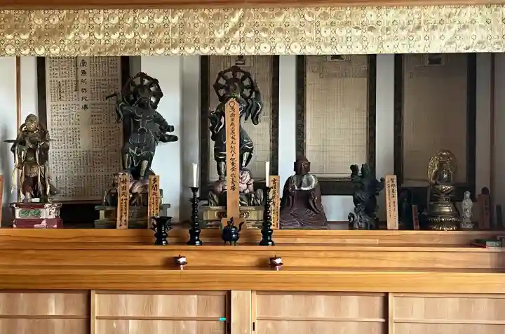 小松寺の{uncategorized: "未分類", other: "その他", undefined: "問題あり", building: "その他建物", grave: "お墓", sacred_gate: "鳥居", guardian: "狛犬", statue: "像", buddha: "仏像", history: "歴史", nature: "自然", garden: "庭園", animal: "動物", pagoda: "塔", temizu: "手水舎", mountain_gate: "山門・神門", sanctuary: "本殿・本堂", subordinate: "末社・摂社", art: "芸術", scenery: "景色", jizo: "地蔵", ema: "絵馬", goshuin: "御朱印", omikuji: "おみくじ", items: "授与品その他", amulet: "お守り", goshuincho: "御朱印帳", eats: "食事", festival: "お祭り", votive_dance: "神楽", shichigosan: "七五三参", wedding: "結婚式", experience: "体験その他", initially: "初詣", around: "周辺", anti_infection: "感染症対策"}