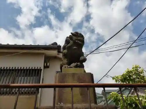 石川町諏訪神社の狛犬