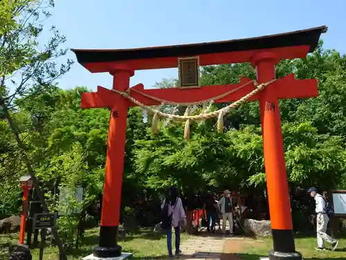 しあわせ神社の鳥居