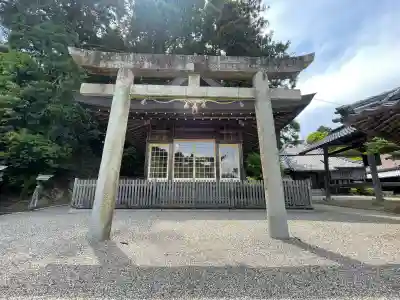 日枝神社 (甲南町稗谷)の{uncategorized: "未分類", other: "その他", undefined: "問題あり", building: "その他建物", grave: "お墓", sacred_gate: "鳥居", guardian: "狛犬", statue: "像", buddha: "仏像", history: "歴史", nature: "自然", garden: "庭園", animal: "動物", pagoda: "塔", temizu: "手水舎", mountain_gate: "山門・神門", sanctuary: "本殿・本堂", subordinate: "末社・摂社", art: "芸術", scenery: "景色", jizo: "地蔵", ema: "絵馬", goshuin: "御朱印", omikuji: "おみくじ", items: "授与品その他", amulet: "お守り", goshuincho: "御朱印帳", eats: "食事", festival: "お祭り", votive_dance: "神楽", shichigosan: "七五三参", wedding: "結婚式", experience: "体験その他", initially: "初詣", around: "周辺", anti_infection: "感染症対策"}