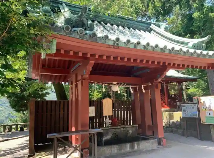 伊豆山神社の手水舎