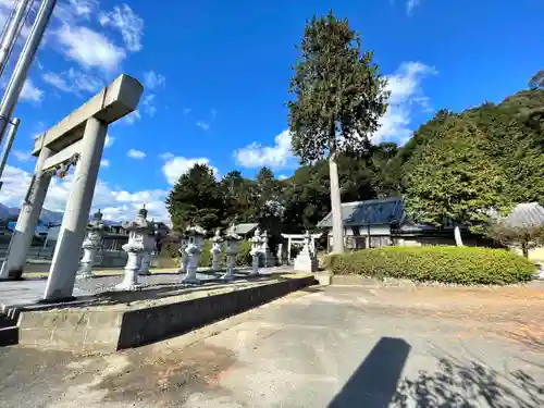 神明社の鳥居