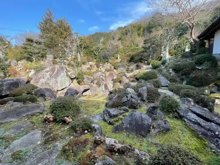 妙感寺の{uncategorized: "未分類", other: "その他", undefined: "問題あり", building: "その他建物", grave: "お墓", sacred_gate: "鳥居", guardian: "狛犬", statue: "像", buddha: "仏像", history: "歴史", nature: "自然", garden: "庭園", animal: "動物", pagoda: "塔", temizu: "手水舎", mountain_gate: "山門・神門", sanctuary: "本殿・本堂", subordinate: "末社・摂社", art: "芸術", scenery: "景色", jizo: "地蔵", ema: "絵馬", goshuin: "御朱印", omikuji: "おみくじ", items: "授与品その他", amulet: "お守り", goshuincho: "御朱印帳", eats: "食事", festival: "お祭り", votive_dance: "神楽", shichigosan: "七五三参", wedding: "結婚式", experience: "体験その他", initially: "初詣", around: "周辺", anti_infection: "感染症対策"}