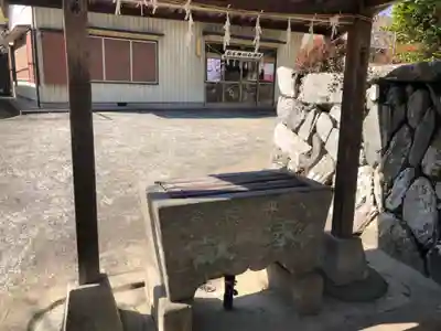 白髪神社の手水舎