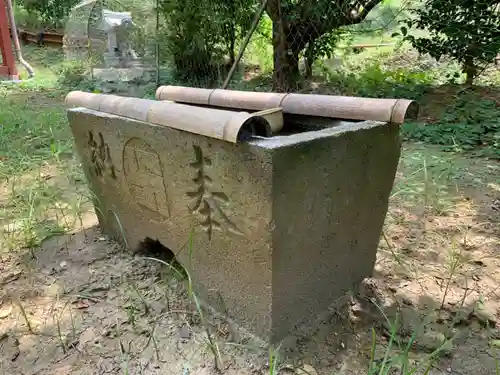 稲荷神社の手水舎