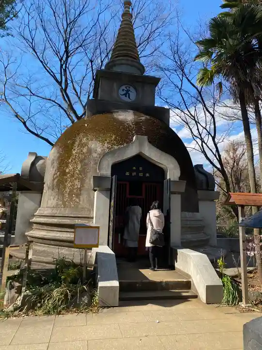 上野大佛の本殿・本堂