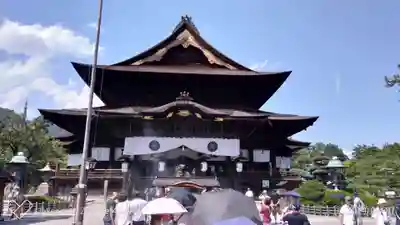 善光寺の本殿・本堂