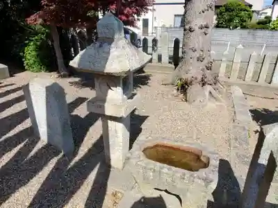 岡西保食神社の手水舎