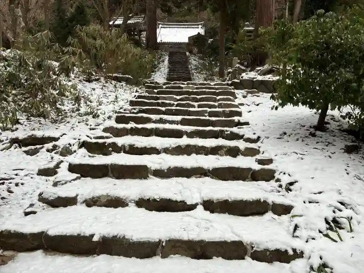 観音寺の{uncategorized: "未分類", other: "その他", undefined: "問題あり", building: "その他建物", grave: "お墓", sacred_gate: "鳥居", guardian: "狛犬", statue: "像", buddha: "仏像", history: "歴史", nature: "自然", garden: "庭園", animal: "動物", pagoda: "塔", temizu: "手水舎", mountain_gate: "山門・神門", sanctuary: "本殿・本堂", subordinate: "末社・摂社", art: "芸術", scenery: "景色", jizo: "地蔵", ema: "絵馬", goshuin: "御朱印", omikuji: "おみくじ", items: "授与品その他", amulet: "お守り", goshuincho: "御朱印帳", eats: "食事", festival: "お祭り", votive_dance: "神楽", shichigosan: "七五三参", wedding: "結婚式", experience: "体験その他", initially: "初詣", around: "周辺", anti_infection: "感染症対策"}