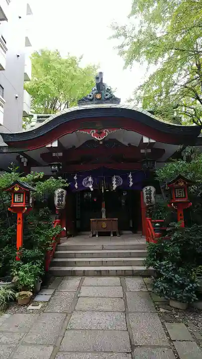 三崎稲荷神社の本殿・本堂