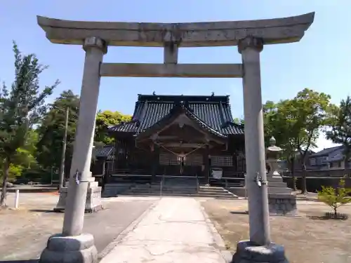 櫟原神社の{uncategorized: "未分類", other: "その他", undefined: "問題あり", building: "その他建物", grave: "お墓", sacred_gate: "鳥居", guardian: "狛犬", statue: "像", buddha: "仏像", history: "歴史", nature: "自然", garden: "庭園", animal: "動物", pagoda: "塔", temizu: "手水舎", mountain_gate: "山門・神門", sanctuary: "本殿・本堂", subordinate: "末社・摂社", art: "芸術", scenery: "景色", jizo: "地蔵", ema: "絵馬", goshuin: "御朱印", omikuji: "おみくじ", items: "授与品その他", amulet: "お守り", goshuincho: "御朱印帳", eats: "食事", festival: "お祭り", votive_dance: "神楽", shichigosan: "七五三参", wedding: "結婚式", experience: "体験その他", initially: "初詣", around: "周辺", anti_infection: "感染症対策"}
