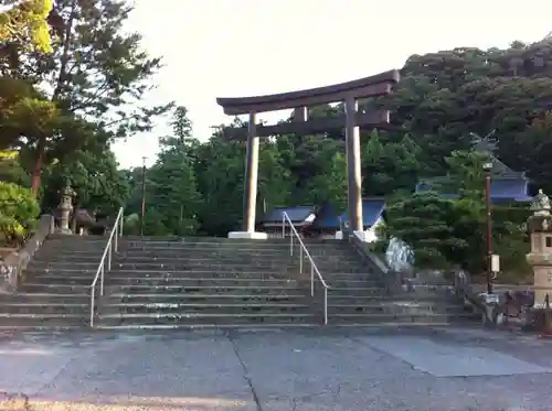 石見国一宮　物部神社の鳥居