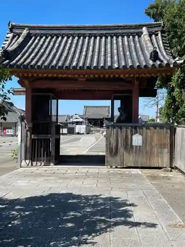 家原寺の山門