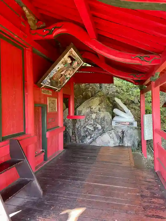 磯山弁財天の本殿・本堂