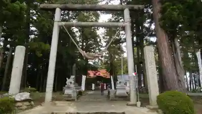 宇奈己呂和気神社の鳥居