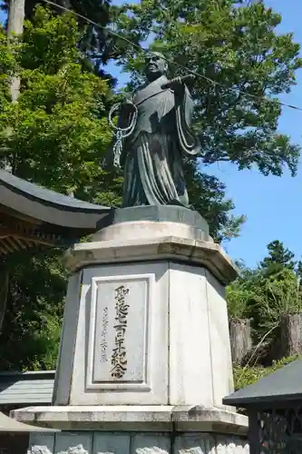 能勢妙見山（真如寺境外仏堂）の像