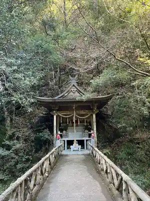 満願滝弁財天(大阪府)