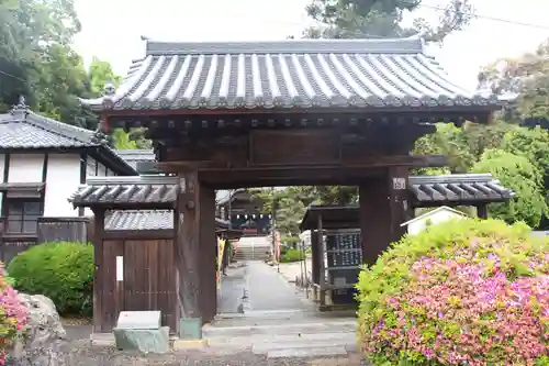 延命寺の山門