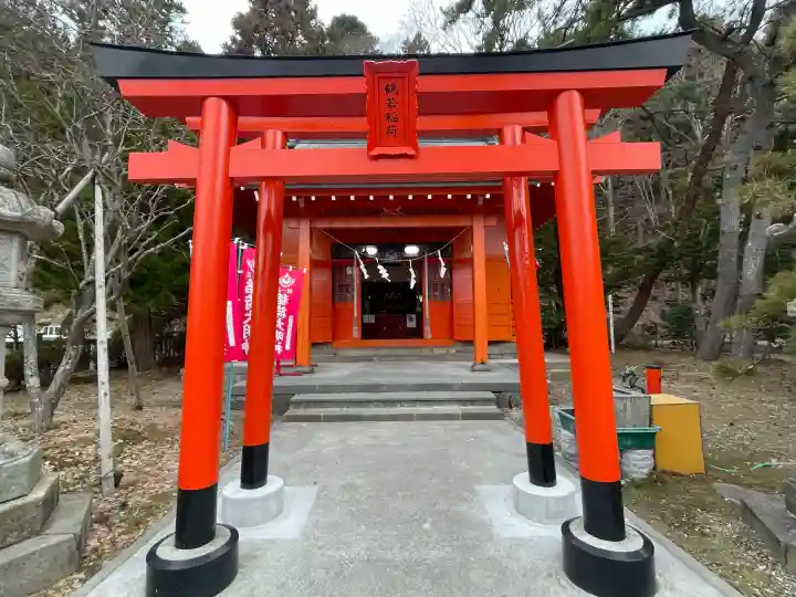 鶴若稲荷神社の{uncategorized: "未分類", other: "その他", undefined: "問題あり", building: "その他建物", grave: "お墓", sacred_gate: "鳥居", guardian: "狛犬", statue: "像", buddha: "仏像", history: "歴史", nature: "自然", garden: "庭園", animal: "動物", pagoda: "塔", temizu: "手水舎", mountain_gate: "山門・神門", sanctuary: "本殿・本堂", subordinate: "末社・摂社", art: "芸術", scenery: "景色", jizo: "地蔵", ema: "絵馬", goshuin: "御朱印", omikuji: "おみくじ", items: "授与品その他", amulet: "お守り", goshuincho: "御朱印帳", eats: "食事", festival: "お祭り", votive_dance: "神楽", shichigosan: "七五三参", wedding: "結婚式", experience: "体験その他", initially: "初詣", around: "周辺", anti_infection: "感染症対策"}