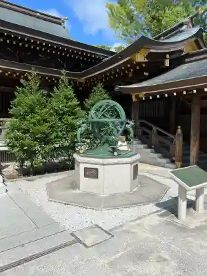 寒川神社の{uncategorized: "未分類", other: "その他", undefined: "問題あり", building: "その他建物", grave: "お墓", sacred_gate: "鳥居", guardian: "狛犬", statue: "像", buddha: "仏像", history: "歴史", nature: "自然", garden: "庭園", animal: "動物", pagoda: "塔", temizu: "手水舎", mountain_gate: "山門・神門", sanctuary: "本殿・本堂", subordinate: "末社・摂社", art: "芸術", scenery: "景色", jizo: "地蔵", ema: "絵馬", goshuin: "御朱印", omikuji: "おみくじ", items: "授与品その他", amulet: "お守り", goshuincho: "御朱印帳", eats: "食事", festival: "お祭り", votive_dance: "神楽", shichigosan: "七五三参", wedding: "結婚式", experience: "体験その他", initially: "初詣", around: "周辺", anti_infection: "感染症対策"}