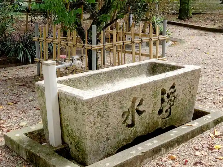 高岡市護国神社の手水舎