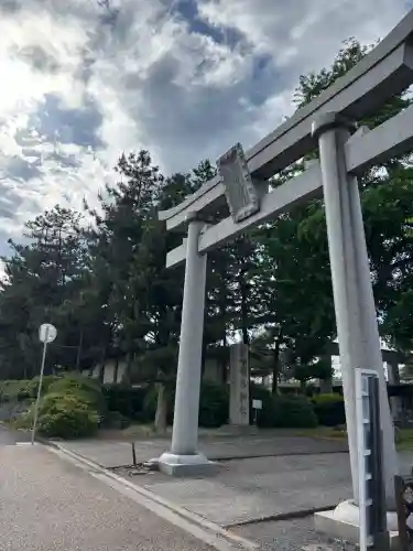 福井神社の{uncategorized: "未分類", other: "その他", undefined: "問題あり", building: "その他建物", grave: "お墓", sacred_gate: "鳥居", guardian: "狛犬", statue: "像", buddha: "仏像", history: "歴史", nature: "自然", garden: "庭園", animal: "動物", pagoda: "塔", temizu: "手水舎", mountain_gate: "山門・神門", sanctuary: "本殿・本堂", subordinate: "末社・摂社", art: "芸術", scenery: "景色", jizo: "地蔵", ema: "絵馬", goshuin: "御朱印", omikuji: "おみくじ", items: "授与品その他", amulet: "お守り", goshuincho: "御朱印帳", eats: "食事", festival: "お祭り", votive_dance: "神楽", shichigosan: "七五三参", wedding: "結婚式", experience: "体験その他", initially: "初詣", around: "周辺", anti_infection: "感染症対策"}