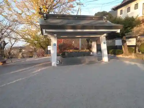 足立山妙見宮（御祖神社）の手水舎