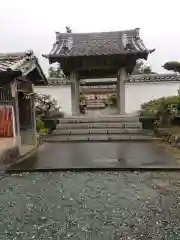 陽泰院の山門