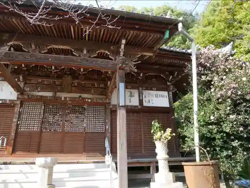 観音寺の本殿・本堂