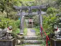 石穴稲荷神社の鳥居