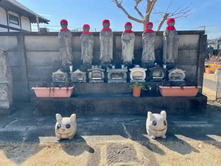 天王院の{uncategorized: "未分類", other: "その他", undefined: "問題あり", building: "その他建物", grave: "お墓", sacred_gate: "鳥居", guardian: "狛犬", statue: "像", buddha: "仏像", history: "歴史", nature: "自然", garden: "庭園", animal: "動物", pagoda: "塔", temizu: "手水舎", mountain_gate: "山門・神門", sanctuary: "本殿・本堂", subordinate: "末社・摂社", art: "芸術", scenery: "景色", jizo: "地蔵", ema: "絵馬", goshuin: "御朱印", omikuji: "おみくじ", items: "授与品その他", amulet: "お守り", goshuincho: "御朱印帳", eats: "食事", festival: "お祭り", votive_dance: "神楽", shichigosan: "七五三参", wedding: "結婚式", experience: "体験その他", initially: "初詣", around: "周辺", anti_infection: "感染症対策"}