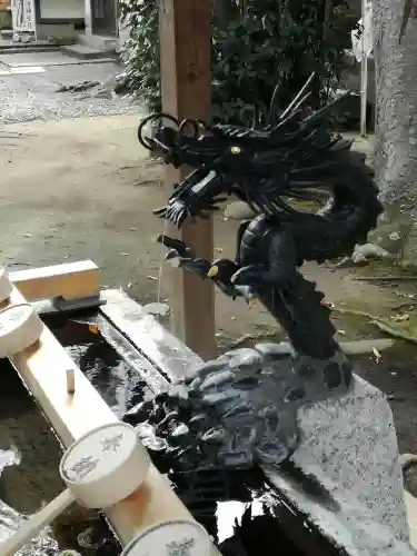 取手八坂神社の手水舎