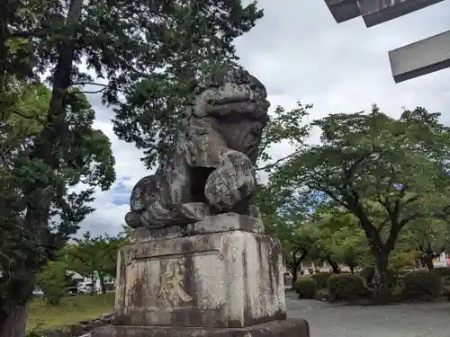 富士山本宮浅間大社の狛犬