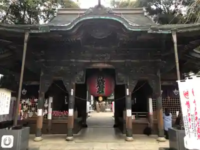 豊川閣　妙厳寺の山門・神門