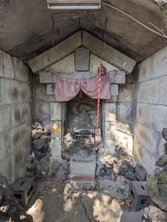 明王院(満願寺別院)の像