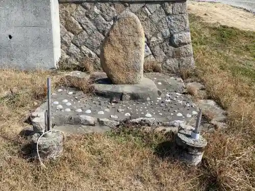 枯木神社の{uncategorized: "未分類", other: "その他", undefined: "問題あり", building: "その他建物", grave: "お墓", sacred_gate: "鳥居", guardian: "狛犬", statue: "像", buddha: "仏像", history: "歴史", nature: "自然", garden: "庭園", animal: "動物", pagoda: "塔", temizu: "手水舎", mountain_gate: "山門・神門", sanctuary: "本殿・本堂", subordinate: "末社・摂社", art: "芸術", scenery: "景色", jizo: "地蔵", ema: "絵馬", goshuin: "御朱印", omikuji: "おみくじ", items: "授与品その他", amulet: "お守り", goshuincho: "御朱印帳", eats: "食事", festival: "お祭り", votive_dance: "神楽", shichigosan: "七五三参", wedding: "結婚式", experience: "体験その他", initially: "初詣", around: "周辺", anti_infection: "感染症対策"}