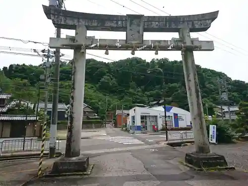 神明神社（村国）の鳥居