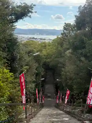 紀州東照宮の{uncategorized: "未分類", other: "その他", undefined: "問題あり", building: "その他建物", grave: "お墓", sacred_gate: "鳥居", guardian: "狛犬", statue: "像", buddha: "仏像", history: "歴史", nature: "自然", garden: "庭園", animal: "動物", pagoda: "塔", temizu: "手水舎", mountain_gate: "山門・神門", sanctuary: "本殿・本堂", subordinate: "末社・摂社", art: "芸術", scenery: "景色", jizo: "地蔵", ema: "絵馬", goshuin: "御朱印", omikuji: "おみくじ", items: "授与品その他", amulet: "お守り", goshuincho: "御朱印帳", eats: "食事", festival: "お祭り", votive_dance: "神楽", shichigosan: "七五三参", wedding: "結婚式", experience: "体験その他", initially: "初詣", around: "周辺", anti_infection: "感染症対策"}