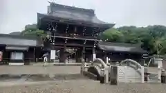 真清田神社の山門