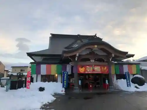 富榮寺の本殿・本堂