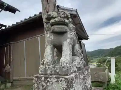 瀧田神社の狛犬