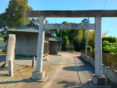 香取神社の{uncategorized: "未分類", other: "その他", undefined: "問題あり", building: "その他建物", grave: "お墓", sacred_gate: "鳥居", guardian: "狛犬", statue: "像", buddha: "仏像", history: "歴史", nature: "自然", garden: "庭園", animal: "動物", pagoda: "塔", temizu: "手水舎", mountain_gate: "山門・神門", sanctuary: "本殿・本堂", subordinate: "末社・摂社", art: "芸術", scenery: "景色", jizo: "地蔵", ema: "絵馬", goshuin: "御朱印", omikuji: "おみくじ", items: "授与品その他", amulet: "お守り", goshuincho: "御朱印帳", eats: "食事", festival: "お祭り", votive_dance: "神楽", shichigosan: "七五三参", wedding: "結婚式", experience: "体験その他", initially: "初詣", around: "周辺", anti_infection: "感染症対策"}