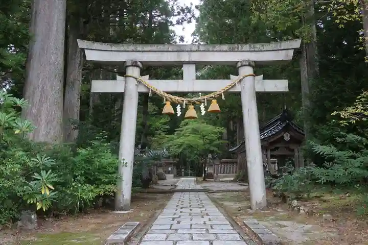 雄山神社中宮祈願殿(富山県)
